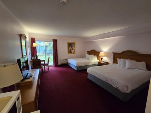 Travelodge by Wyndham Port Elgin Motel in Saugeen Shores