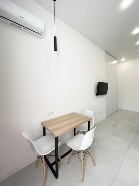 TV and multimedia, Dining area, air conditioner