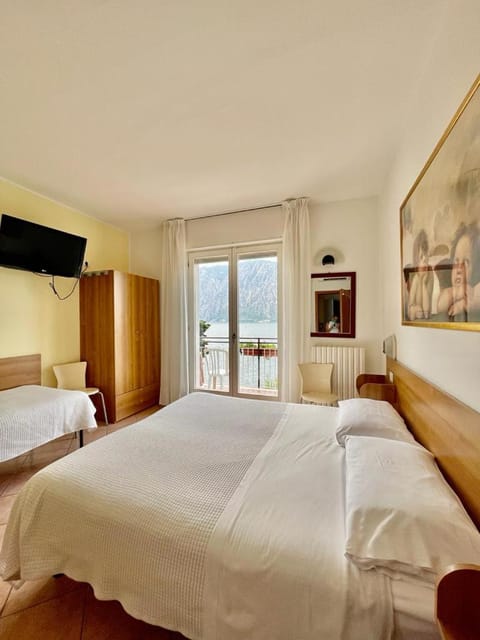 Bed, Photo of the whole room, Bedroom, Lake view