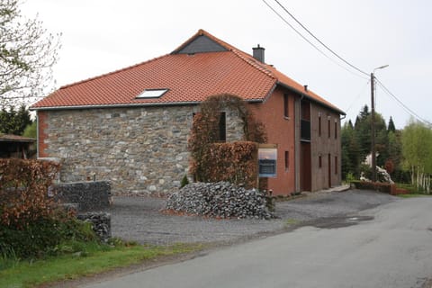 Property building, Facade/entrance, Spring, Street view