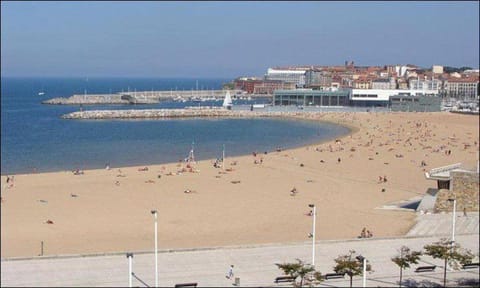 Apartamento Playa Poniente Condominio in Gijón