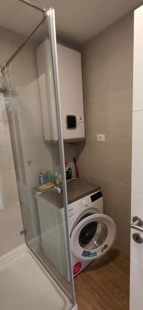 Shower, Bathroom, washing machine