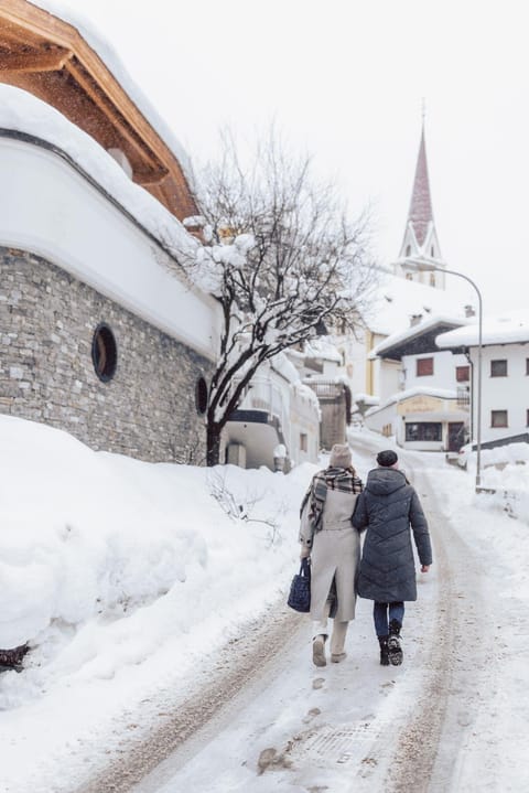 Day, People, Winter, group of guests