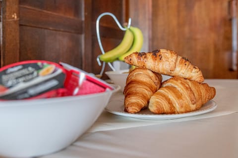 Restaurant/places to eat, Dining area, Breakfast