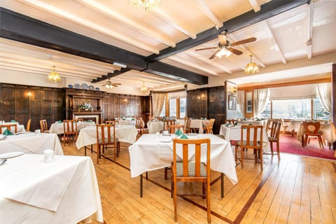 Restaurant/places to eat, Dining area, Breakfast