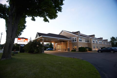 Coos Motor Inn Inn in Lancaster