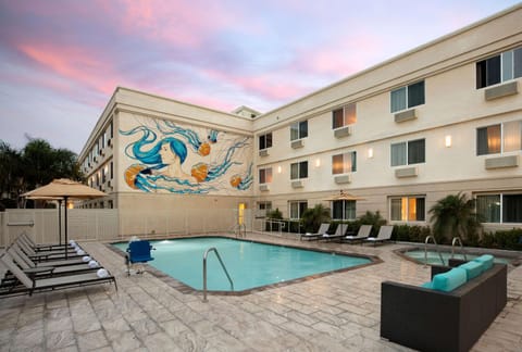 Pool view, Swimming pool