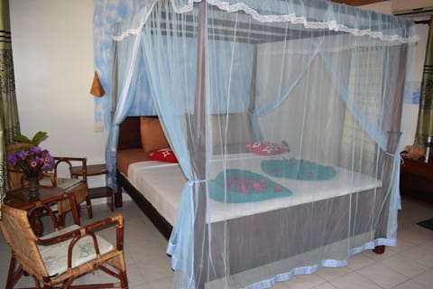 Whitepearl Beach Bed and Breakfast in Hikkaduwa