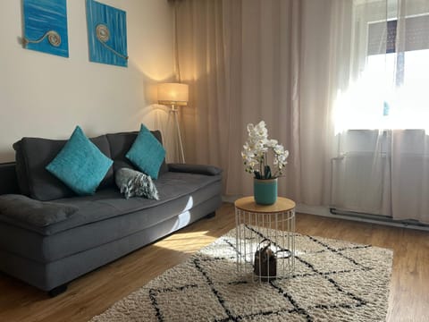 Living room, Photo of the whole room, Seating area