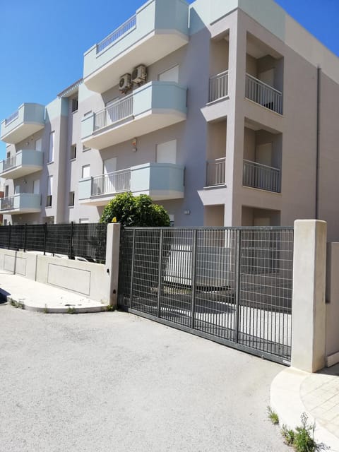 Property building, Street view