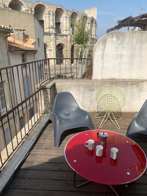 L'Escalier Rouge House in Arles