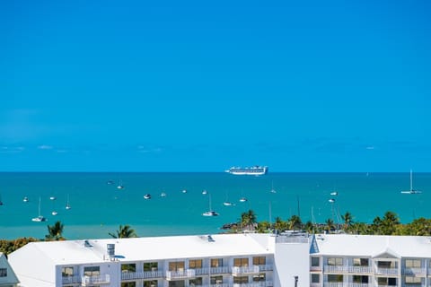 Ocean View Studio 14A Apartment in Airlie Beach