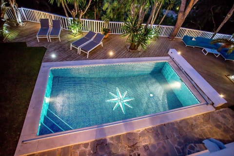 Luxury Villa with swimming pool and Jacuzzi Villa in Sitio de Calahonda
