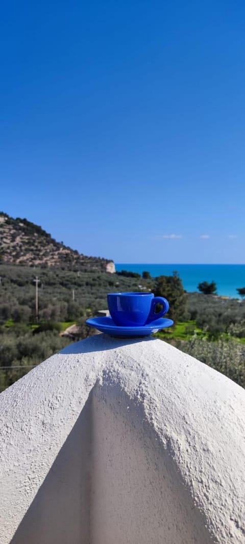 Property building, Day, Natural landscape, Balcony/Terrace, Beach, Sea view