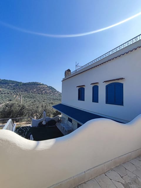 Property building, Day, Natural landscape, View (from property/room), Balcony/Terrace, Mountain view