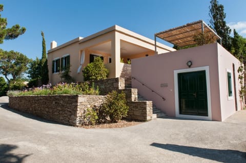Montofoli Wine Estate Casa in Euboea