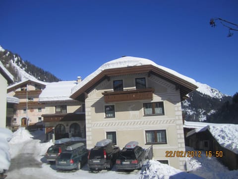 Property building, Winter