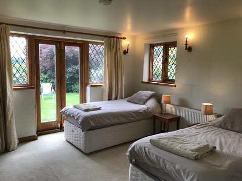Hurst Hill Bed and breakfast in Borough of Waverley