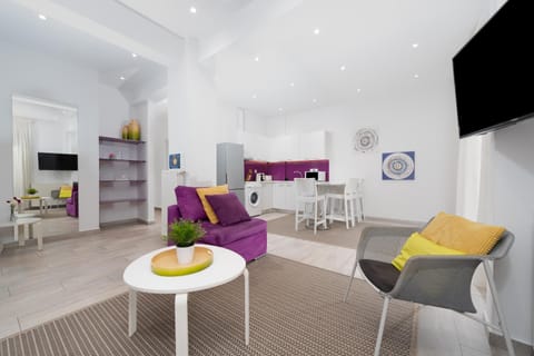 TV and multimedia, Living room, Seating area, kitchen