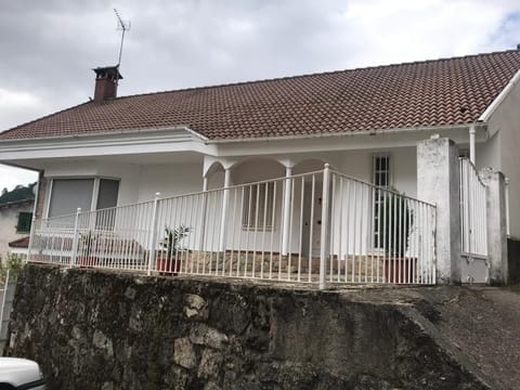 EL LLANO - El Hornillo, tu pueblo en la Sierra de Gredos. Villa in Extremadura, Spain