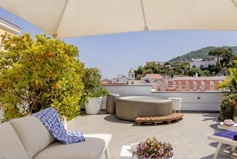 Patio, Bird's eye view, View (from property/room), Balcony/Terrace, City view, Garden view, Landmark view, Mountain view, Sea view, Street view, Swimming pool, Quiet street view