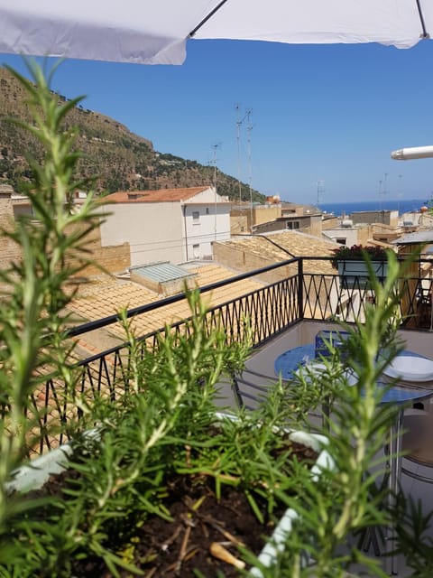 Day, Balcony/Terrace, City view, Mountain view, Sea view, Street view