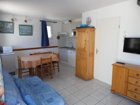 Maison mitoyenne duplex avec terrasse, garage et parking, proche plage, équipée pour 4 à 6 personnes - FR-1-326-385 House in Marseillan