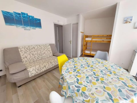 Appartement Marseillan-Plage, 2 pièces, 6 personnes - FR-1-326-502 Condo in Marseillan
