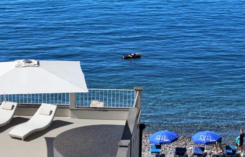 Balcony/Terrace, Decorative detail, Beach, Sea view