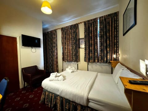 Bridge Park Hotel Inn in London Borough of Ealing