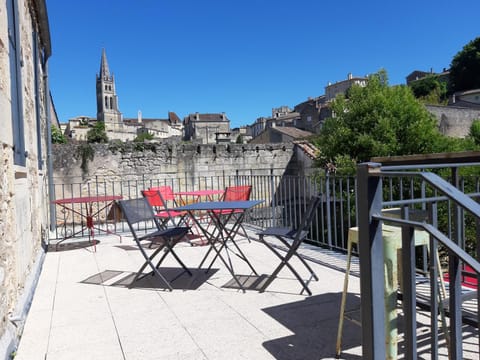 Les logis des Vignobles Sainte Emilion en Duplex n 3 avec terrasse Condo in Saint-Émilion