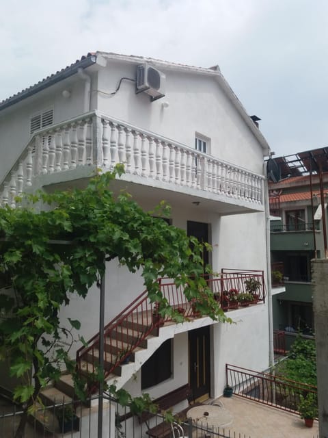 Apartments MM Budva Bed and Breakfast in Budva