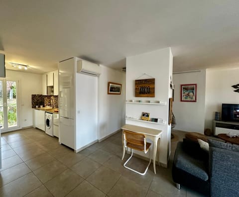 CASSIS VILLAGE Options Parking and Baby Apartamento in Cassis