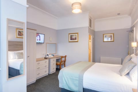 Lindum Lodge Bed and Breakfast in Torquay