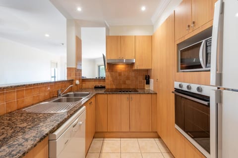 Kitchen or kitchenette, dishwasher, minibar, pet friendly, stove, toaster