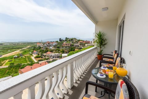 Balcony/Terrace, Street view