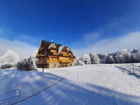 Property building, Neighbourhood, Natural landscape, Winter