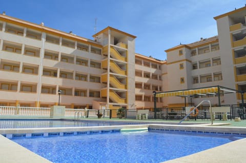 Facade/entrance, Swimming pool