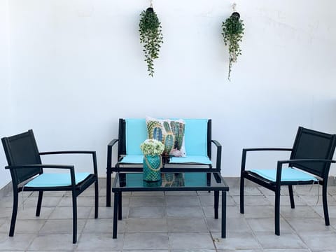 Balcony/Terrace, Dining area, City view, Street view