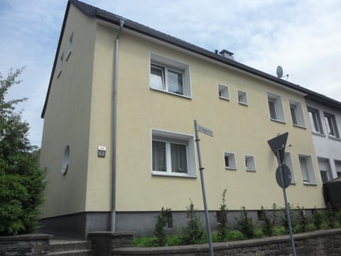 LORENZ Apartment 2 Condo in Hattingen