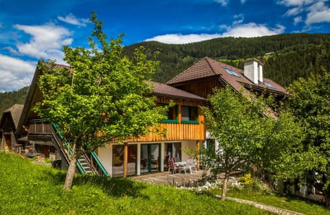 Property building, Natural landscape, Sauna, Balcony/Terrace
