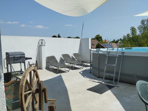 Patio, View (from property/room), Balcony/Terrace, Swimming pool, sunbed