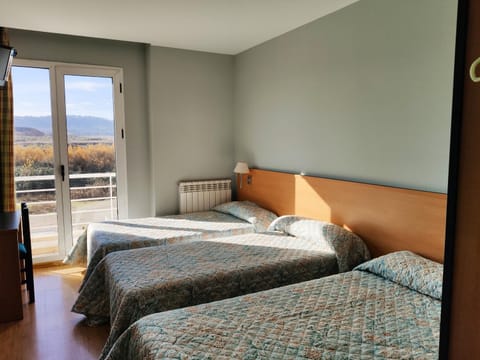 Bed, Photo of the whole room, Bedroom, Mountain view