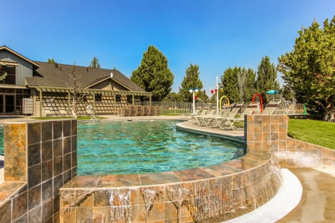 Prairie Crest Chalet in Oregon