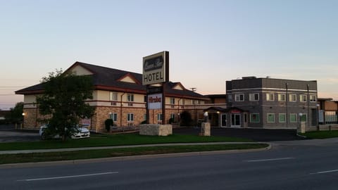 Queen Bee Hotel Hotel in Winnipeg