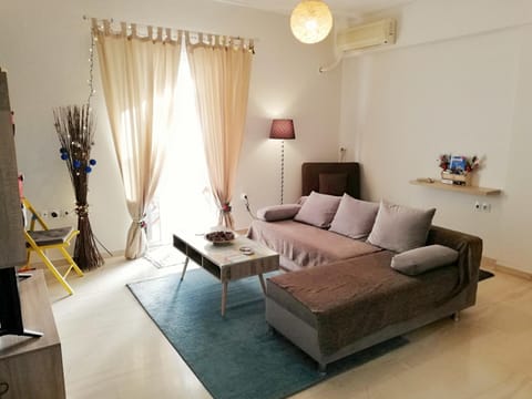 Bed, Living room, Seating area