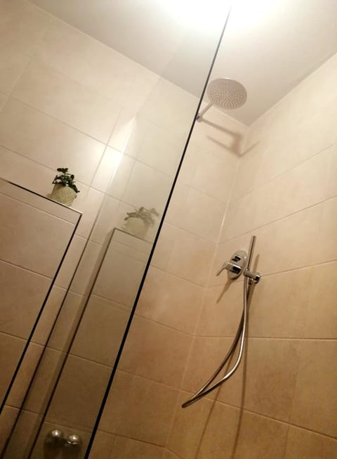 Shower, Toilet, Bathroom, Other, Decorative detail