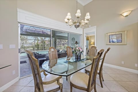 910 Olive Court Maison in Marco Island
