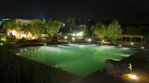 Swimming pool