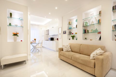 Via Dante Luxury Home Condo in Bari